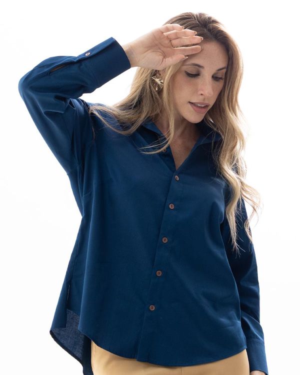 camisa-tricoline-com-abertura-costas-e-botoes-madreperolas-petroleo--it57020226 -01